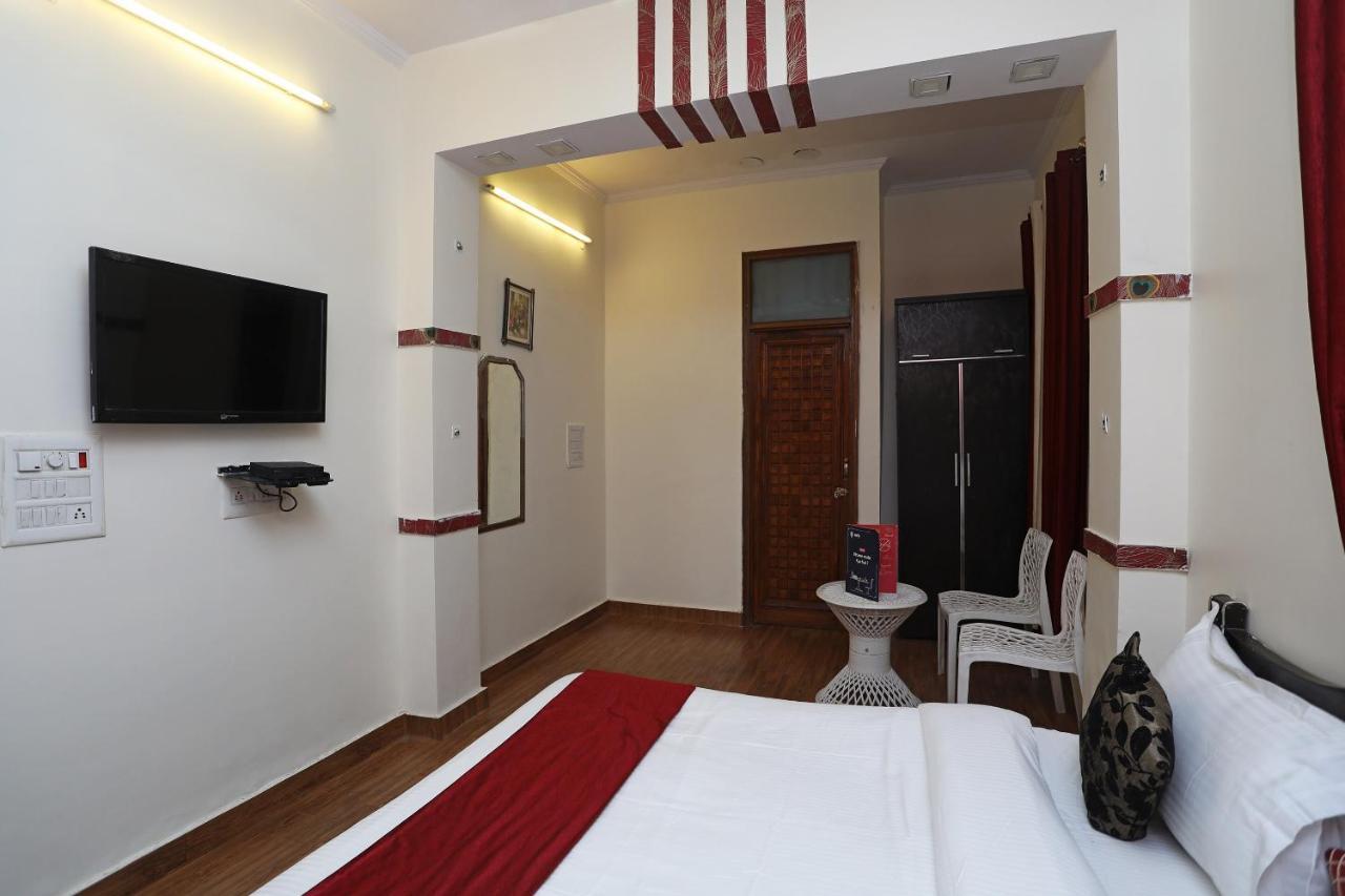 Oyo Stay The Castle Near M2K Cinemas Rohini New Delhi Eksteriør billede