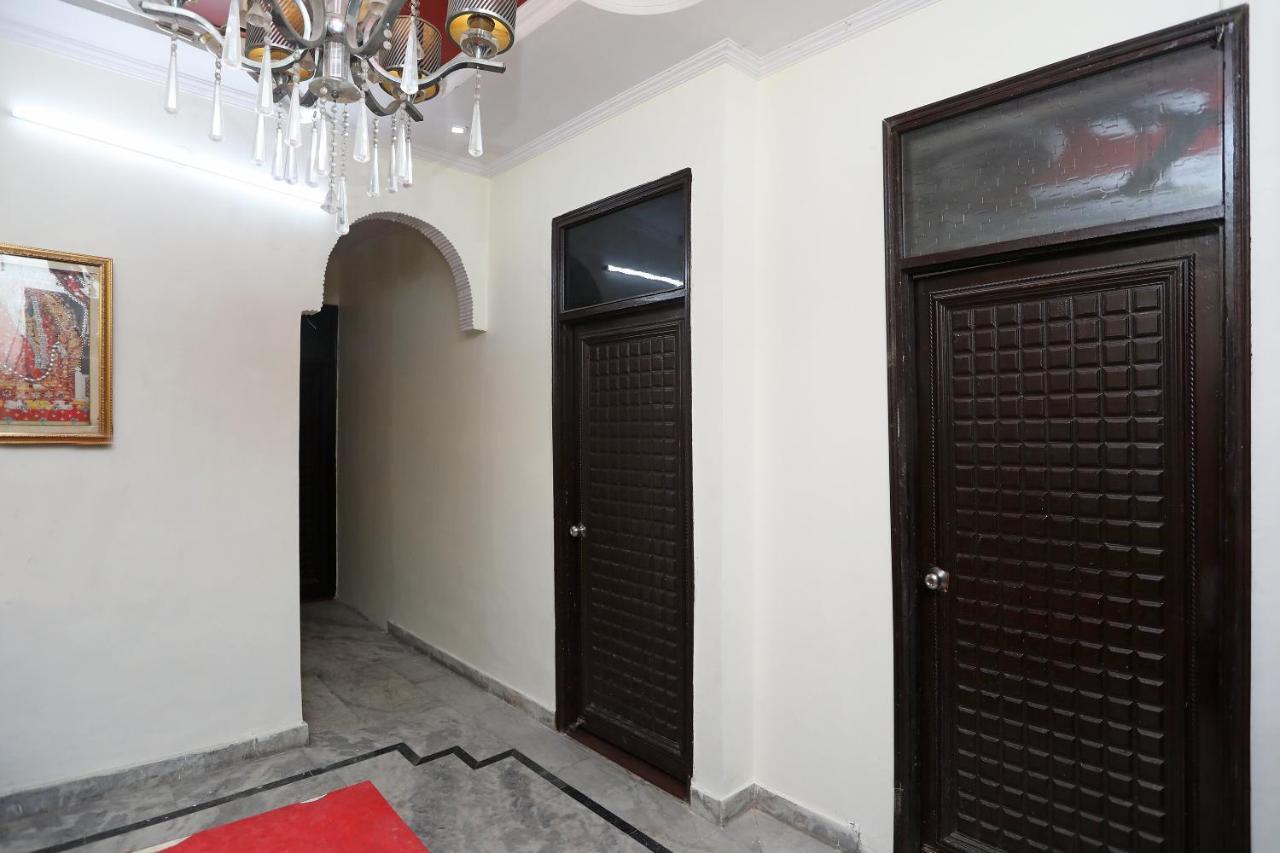 Oyo Stay The Castle Near M2K Cinemas Rohini New Delhi Eksteriør billede